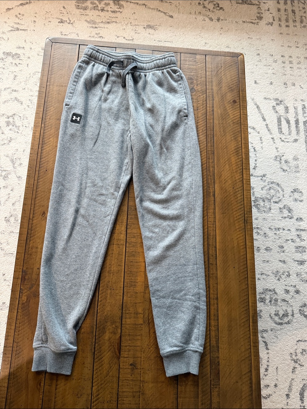 Under Armour men’s Dark Gray Fleece Joggers